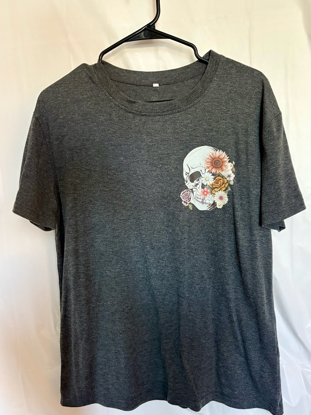 Women’s Dark Gray Graphic Skull & Flowers T-Shirt